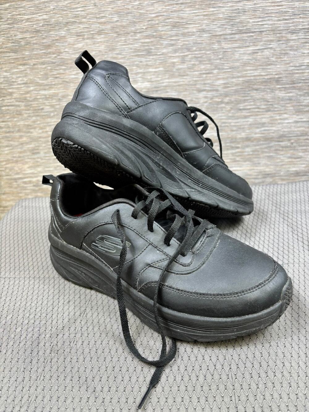 Skechers Work Shoes D'Lux Walker Slip Resistant Womens Size 10 Black SN108018